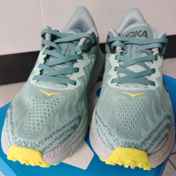 HOKA